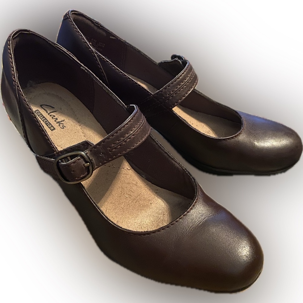 Clarks Brown Leather Mary Janes size 8